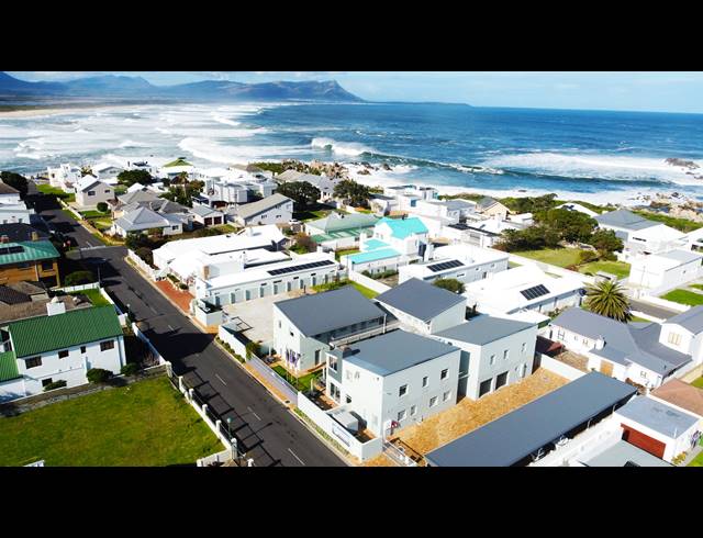 M² LODGE FOR SALE IN KLEINMOND CENTRAL